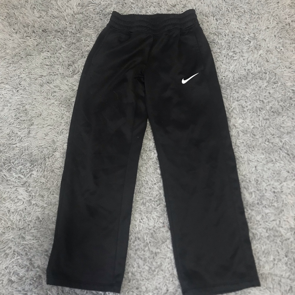 Black Nike sweatpants